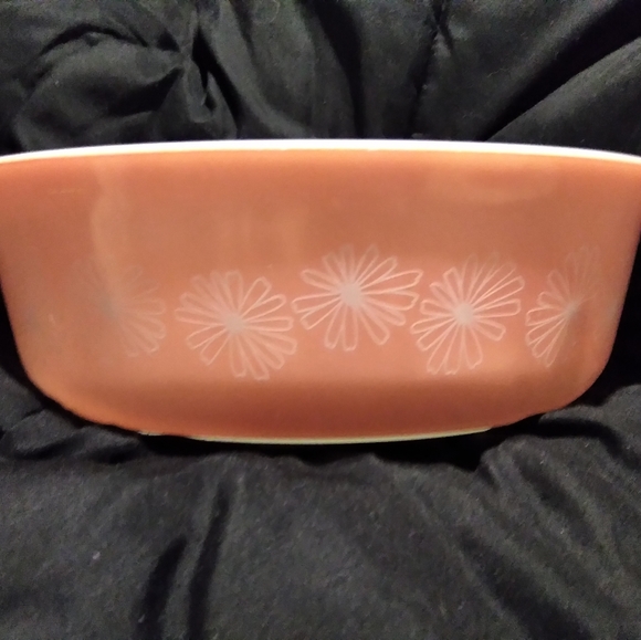 Pink Daisy Pyrex Casserole Dish - Picture 3 of 3